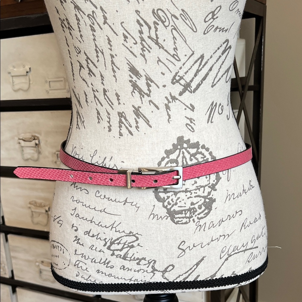 White House Black Market Pink Black Patent Reversible Skinny Leather Belt Sz M